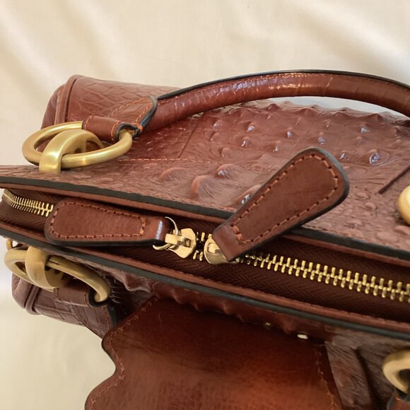 Isabella Adams Crocodile-Embossed Leather Handbag Crafted to Command - Picture 9 of 12